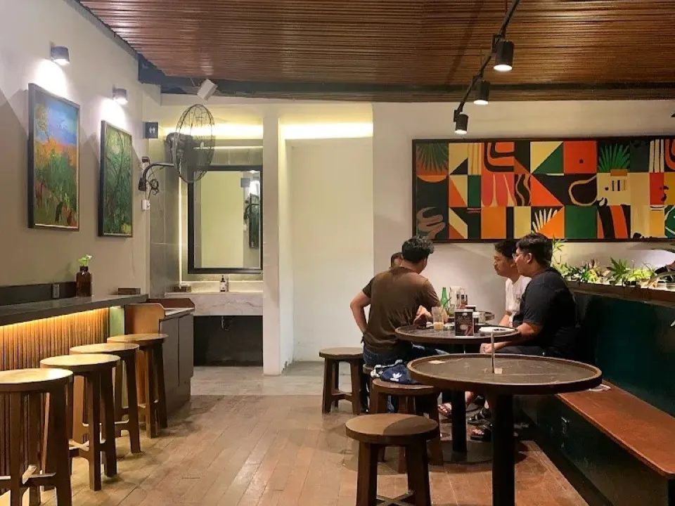 Fifteenth Cafe by Mark Design