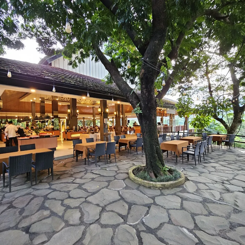 Puri Asri Magelang Hotel & Resort