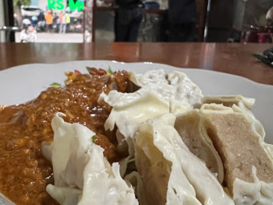 Baso Tahu Siomay Shin Chan bandung