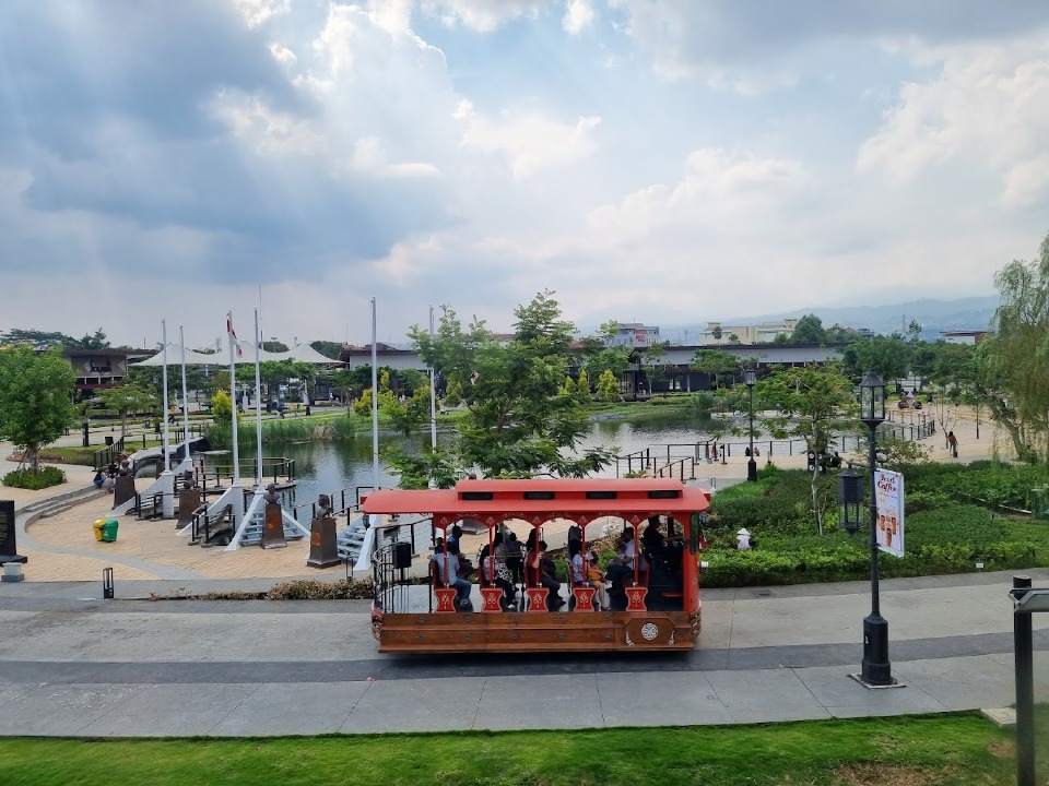 Kiara Artha Park