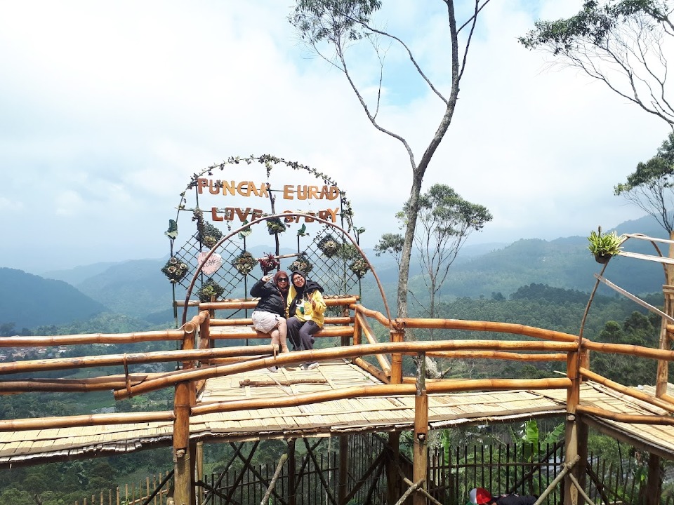 Puncak Eurad Pingping