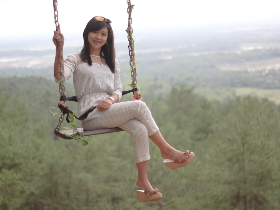 Kemit Forest Hutan Pinus, Piknik, & Spot Kekinian dalam Satu Paket