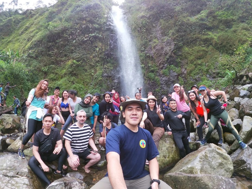 Curug Cikawah – Dua Aliran Air dan Aura Mistis