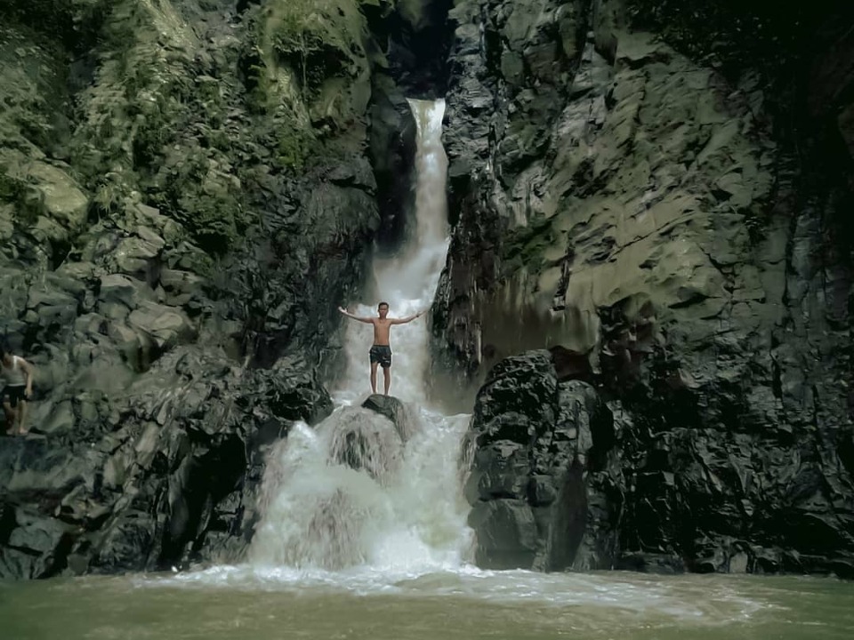 Curug Dengdeng Rumpin – Curug Keramat di Jantung Hutan