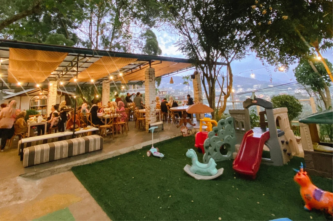 Mybookit Cafe & Playground